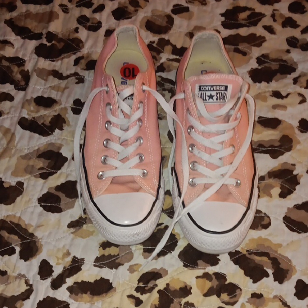 Converse Women's Peach Sneakers